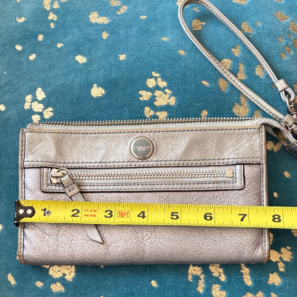 Coach Metallic Gold Leather Wristlet Clutch - Picture 9 of 9